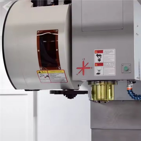 Вертикальный фрезерный трехосевой обрабатывающий центр с ЧПУ HUASHUO VMC-1160 - Фото №2